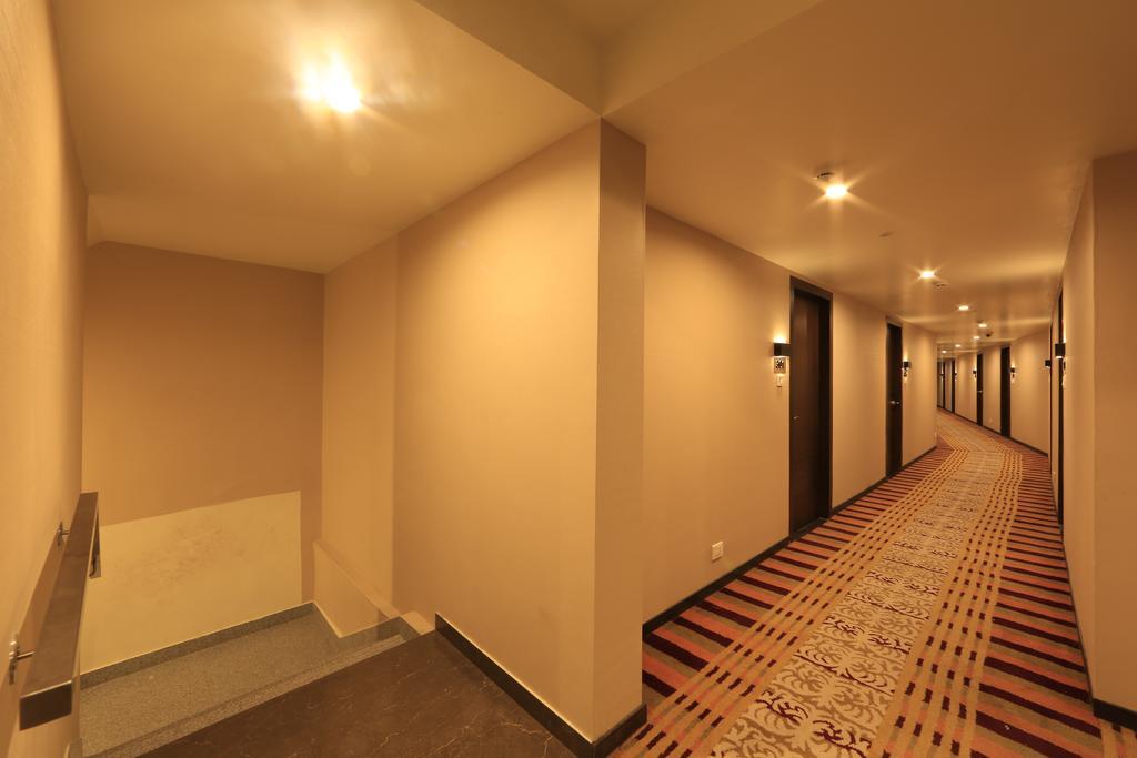 Hotel Regalia Tirupati Bagian luar foto