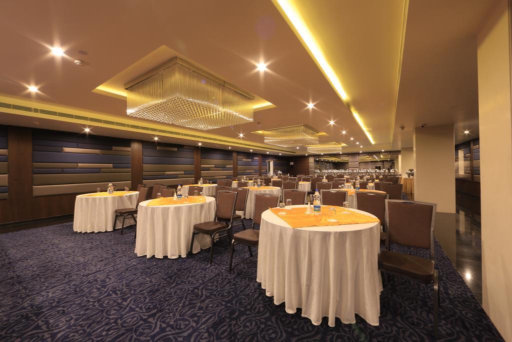 Hotel Regalia Tirupati Bagian luar foto