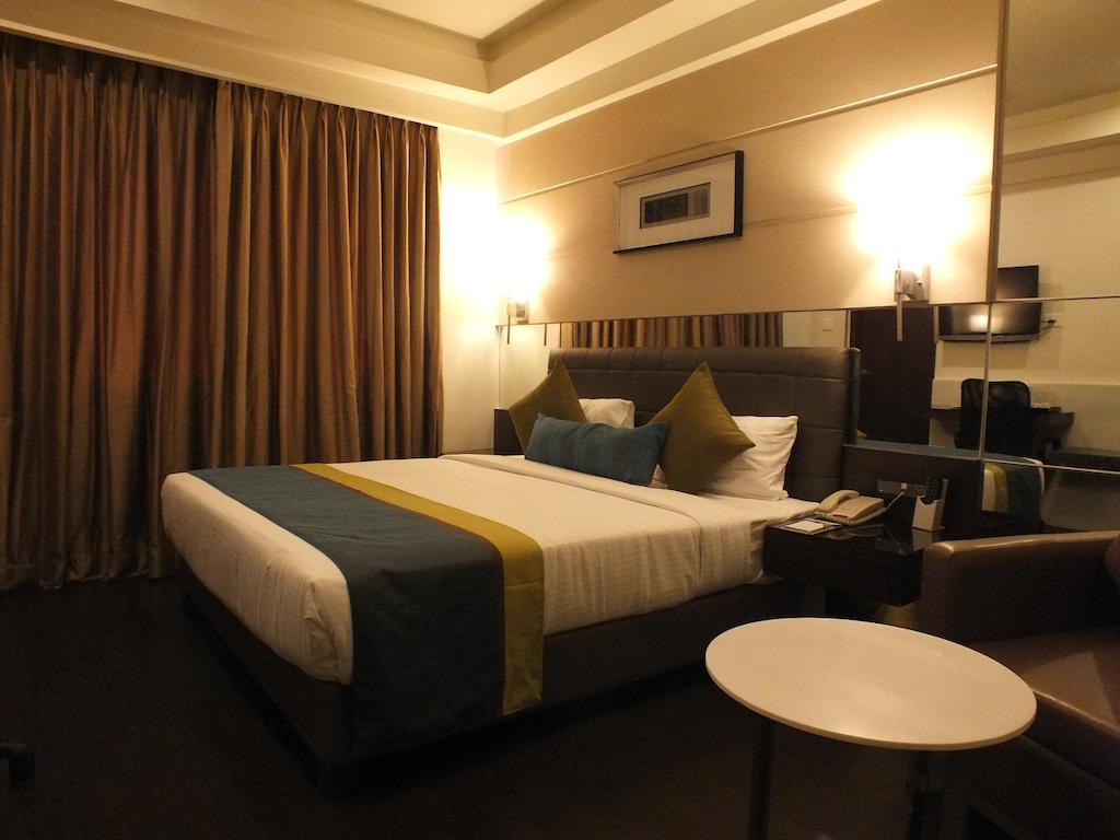 Hotel Regalia Tirupati Bagian luar foto