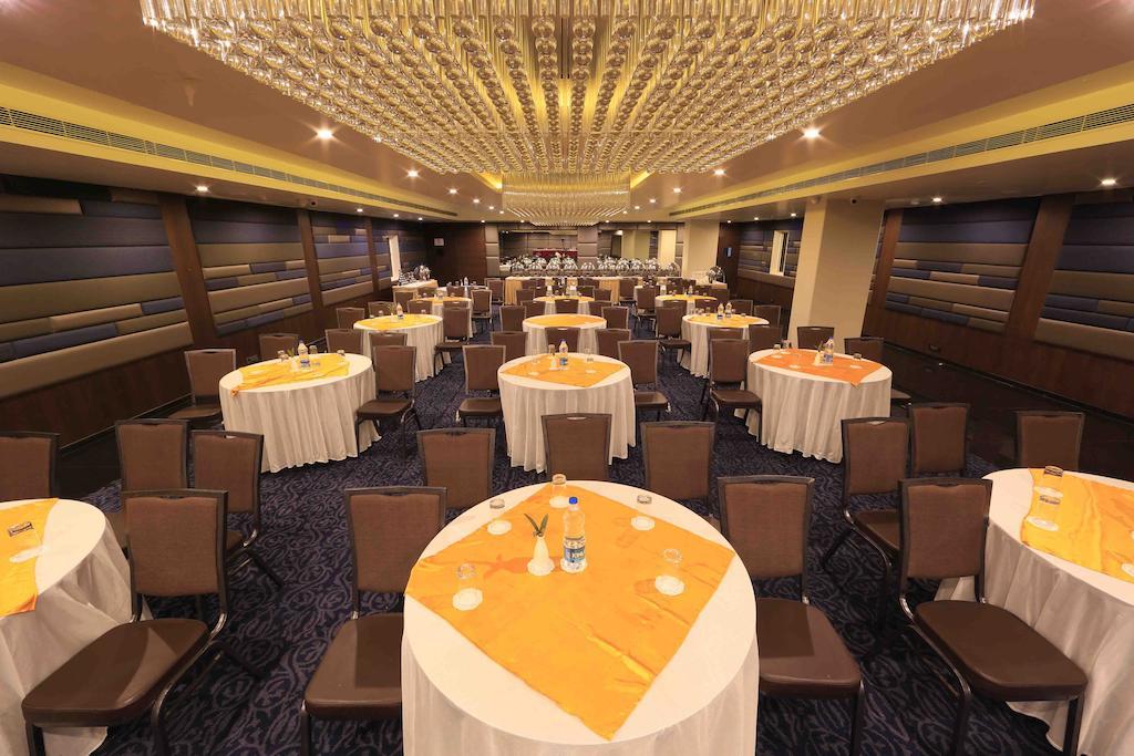 Hotel Regalia Tirupati Bagian luar foto