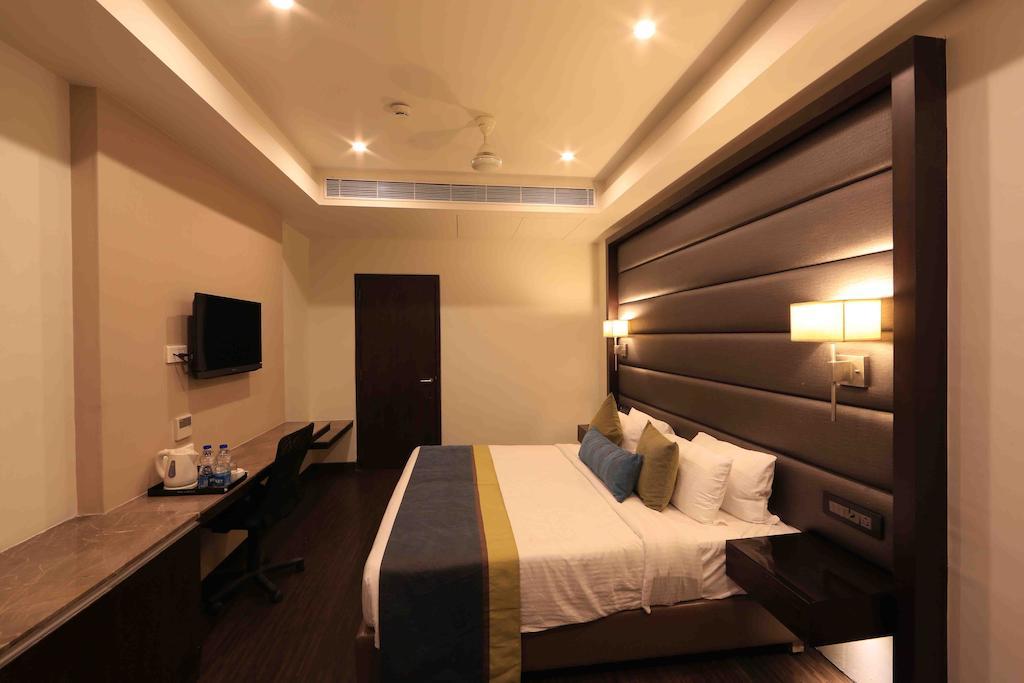 Hotel Regalia Tirupati Bagian luar foto