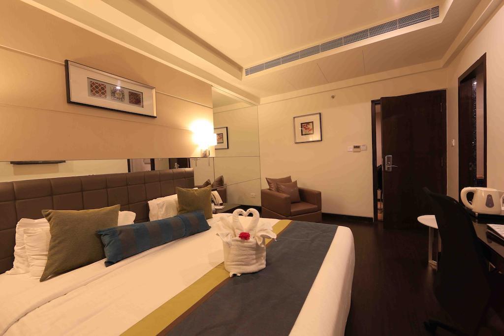 Hotel Regalia Tirupati Bagian luar foto
