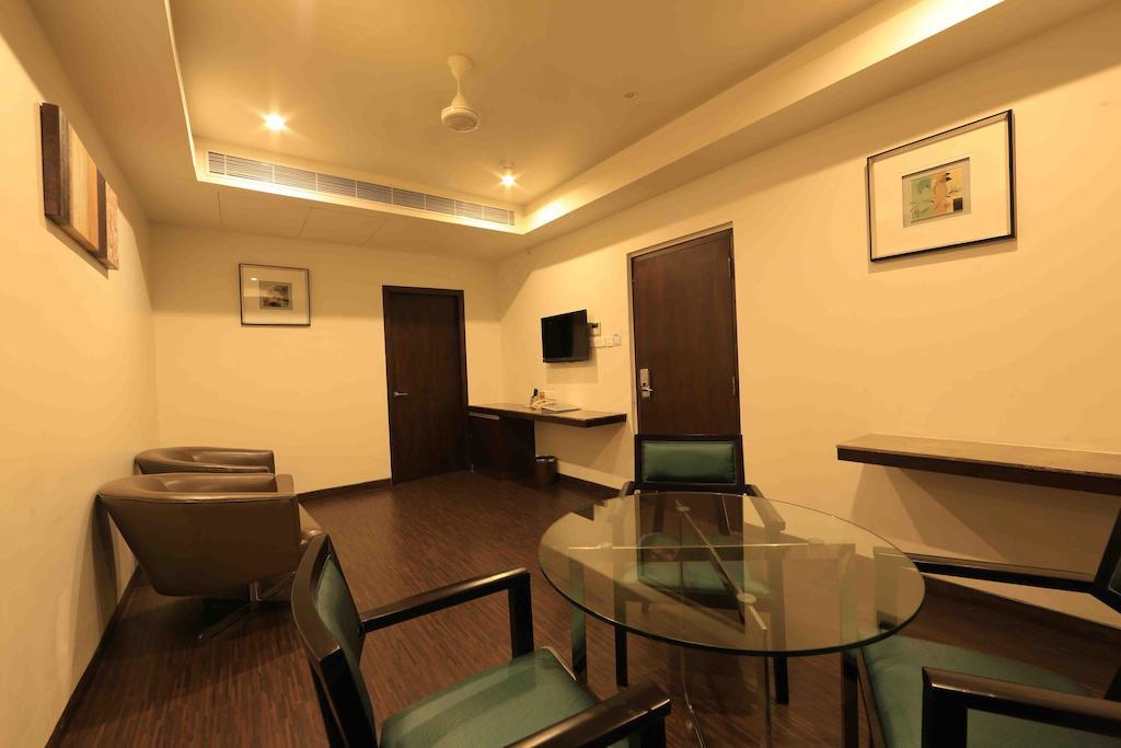 Hotel Regalia Tirupati Bagian luar foto